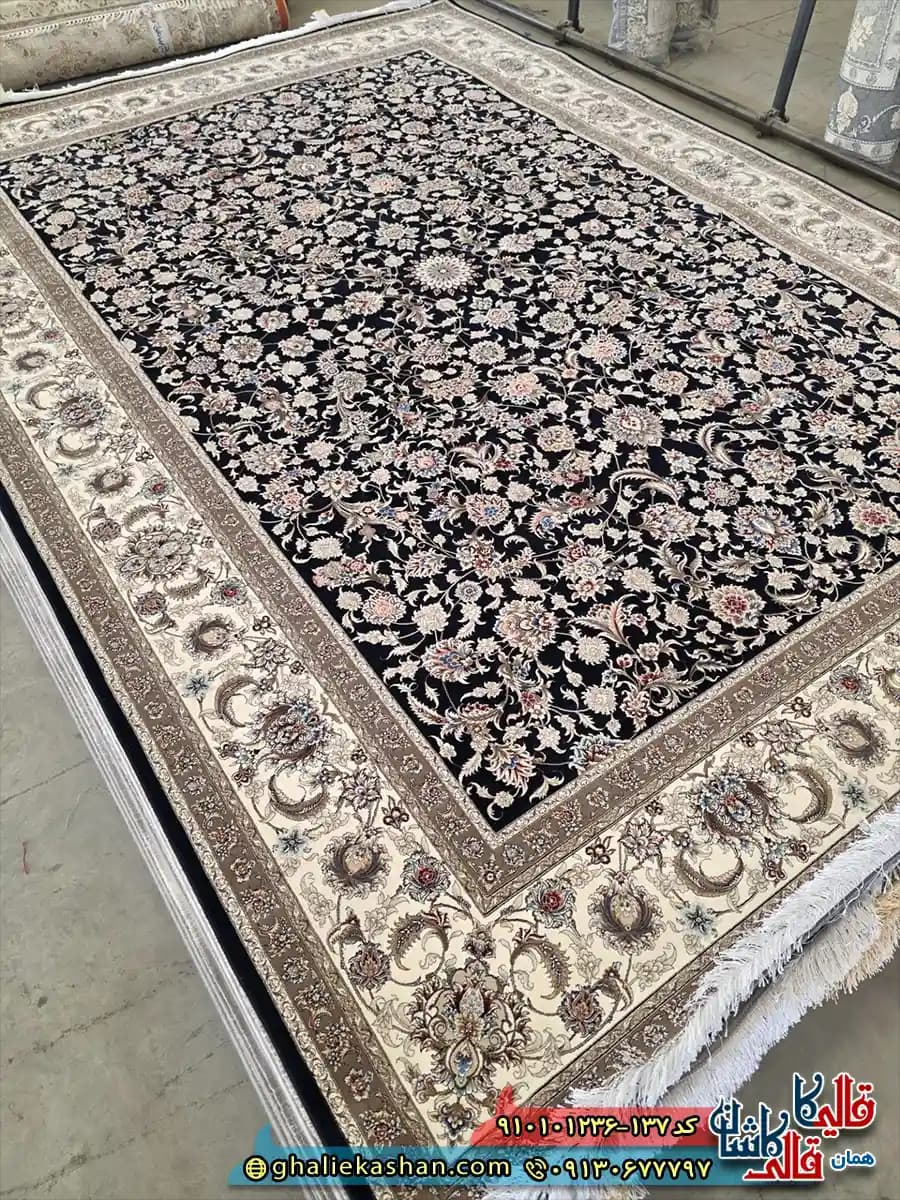 فرش 1200 شانه طرح افشان زرگل رنگ سرمه ای کاشان — تصویر ۲