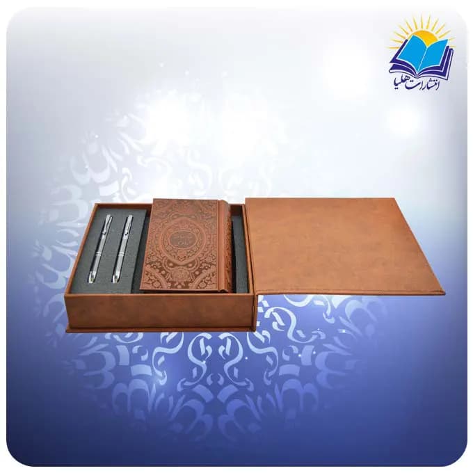 گزیده شاهنامه پالتويي چرم با دوخودكار با ساک ترمه هدیه(كد 190378) — تصویر ۲