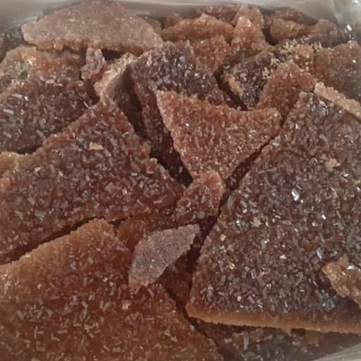 نبات قهوه ای تخت