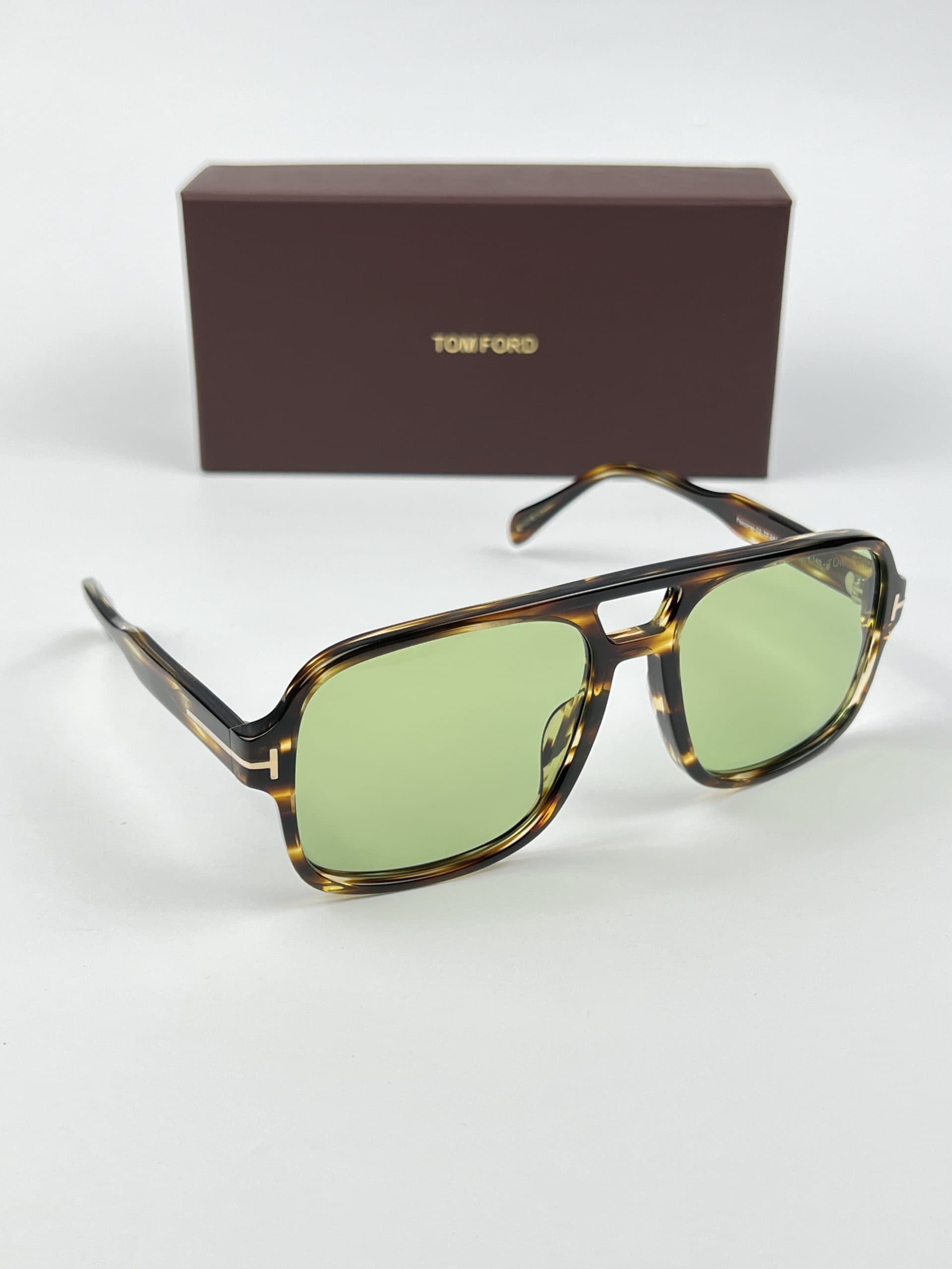 TOM FORD MODRL TF884 01A SUNGLASSES عینک آفتابی تامفورد مدل TF884 01A — تصویر ۲