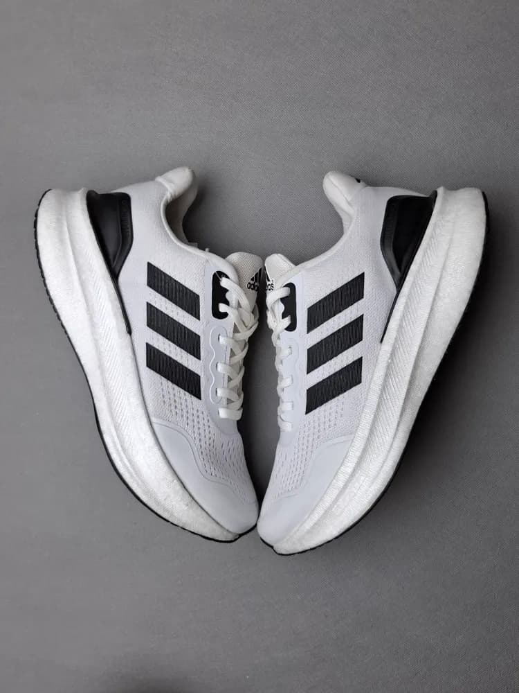 کتونی رانینگ ادیداس اولترابوست (Adidas Ultra Boost) مردانه سفید کد۱۲۶ — تصویر ۳