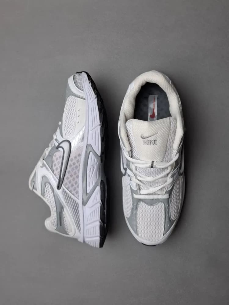 کتونی نایک وی فایو زیره ایویا نرم و سبک(Nike v5) مردانه سفید نقره ای کد۱۹۱ — تصویر ۲
