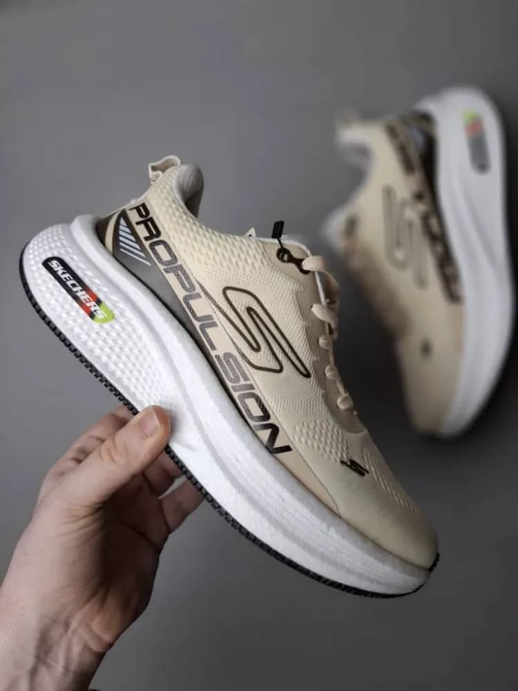 کتونی رانینگ اسکیچرز زیره بامیکو(skechers)کرمی کد۱۱۹