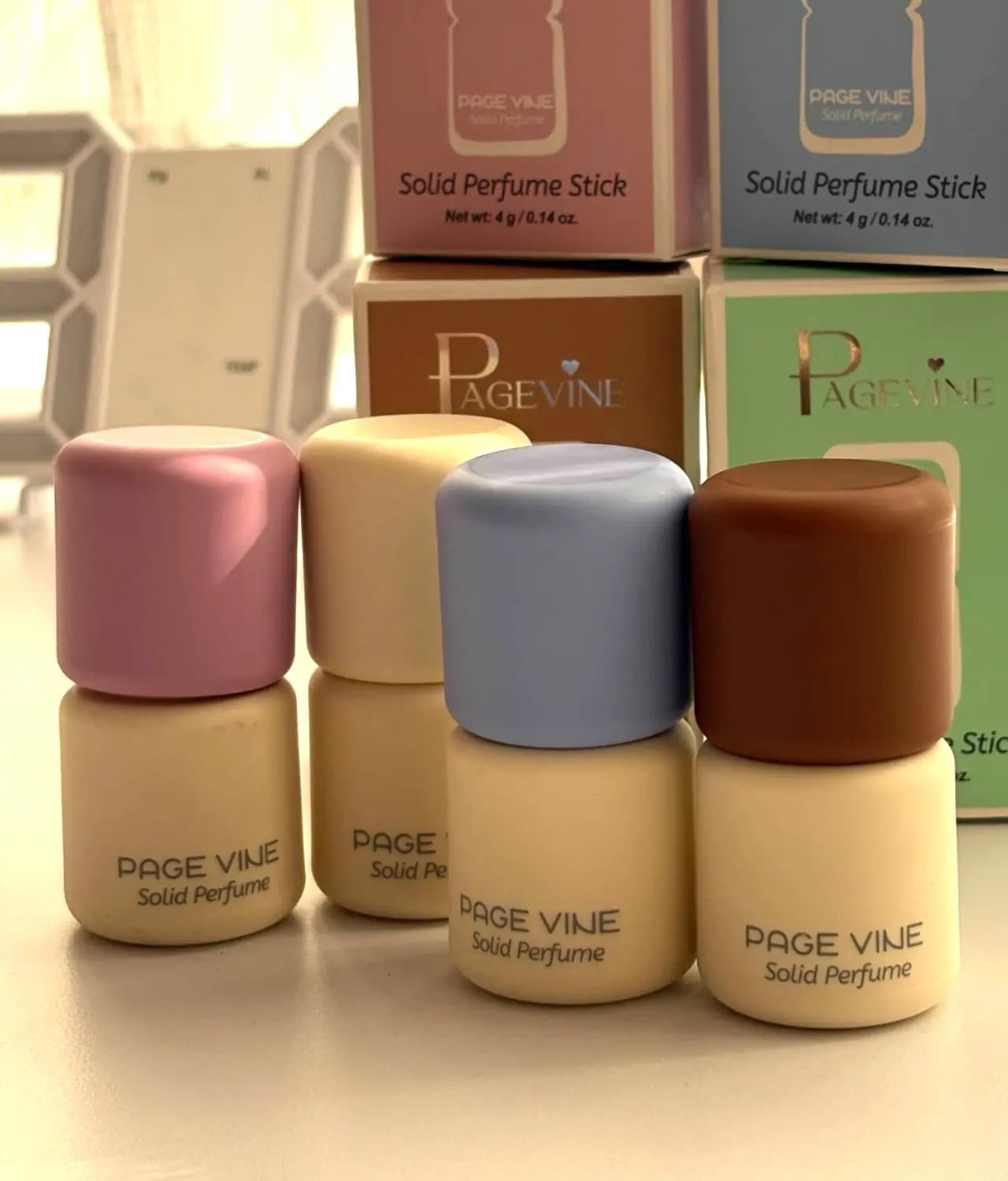عطراستیکی جامد SOLID PERFUME