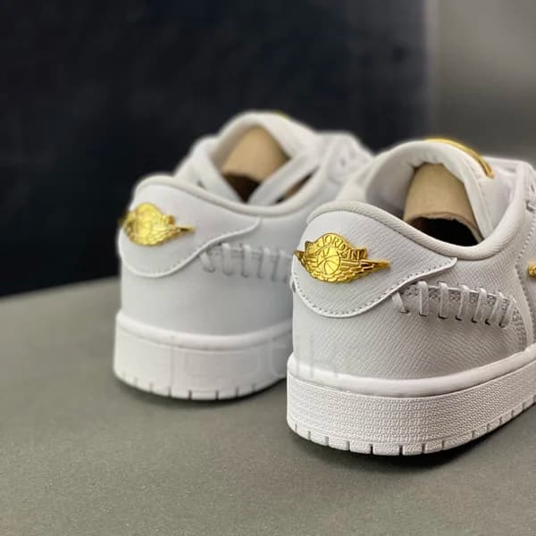 ایر جردن وان لو سفید طلایی Jordan 1 Low Method of Make Sail Metallic Gold — تصویر ۴