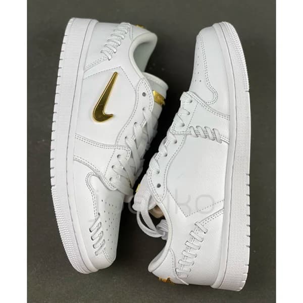 ایر جردن وان لو سفید طلایی Jordan 1 Low Method of Make Sail Metallic Gold — تصویر ۵