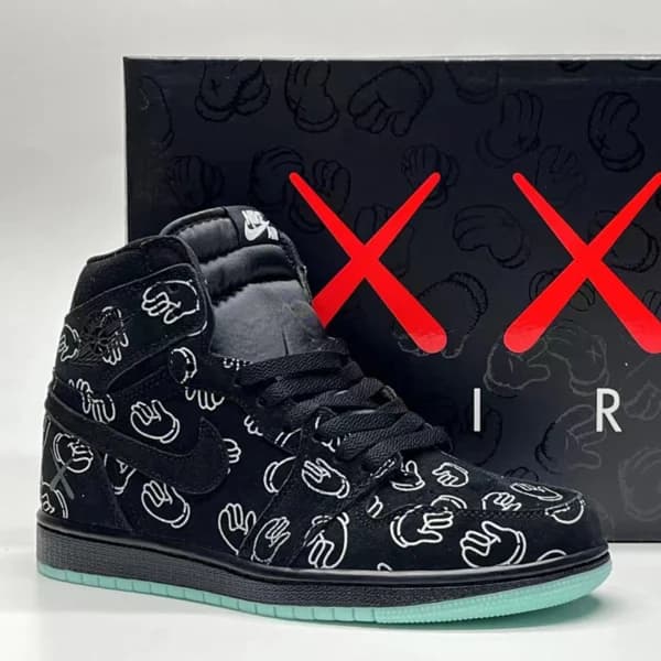 کفش جردن وان ساقدار رترو کاز مشکی Jordan 1 High Retro Kaws Black