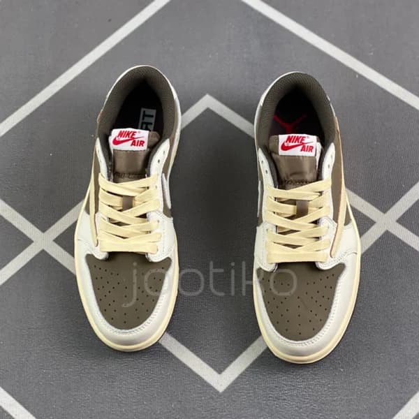 ایر جردن وان Travis Scott Air Jordan 1 Low Reverse Mocha — تصویر ۵