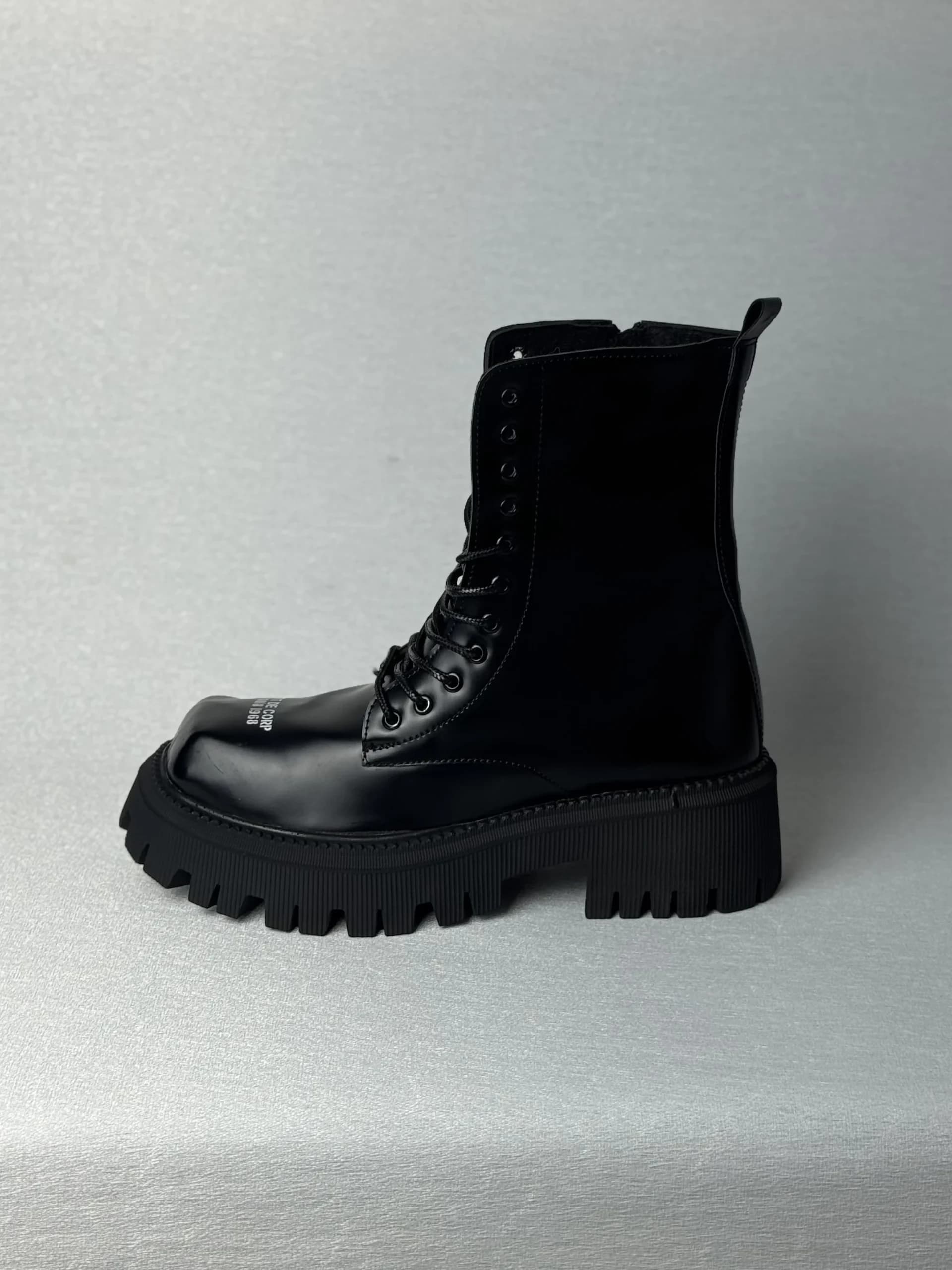 نیم بوت لوفرBalenciaga — تصویر ۳