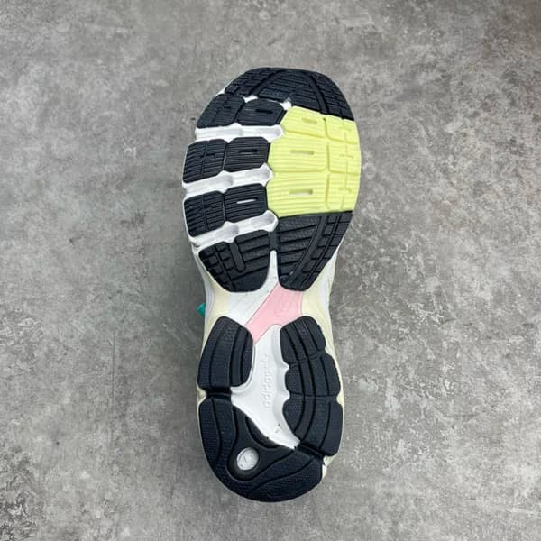 آدیداس آستیر adidas Astir — تصویر ۳