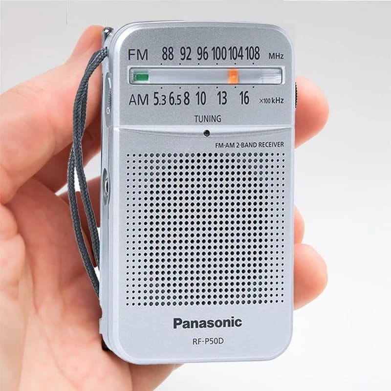 رادیو جیبی پاناسونیک RF-P50D دو موج AM/FM با تیونر دیجیتال AFC و باتری قلمی | Panasonic — تصویر ۲