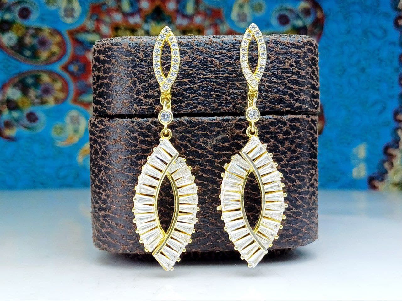 گوشواره جواهری آبکاری طلایی — تصویر ۳