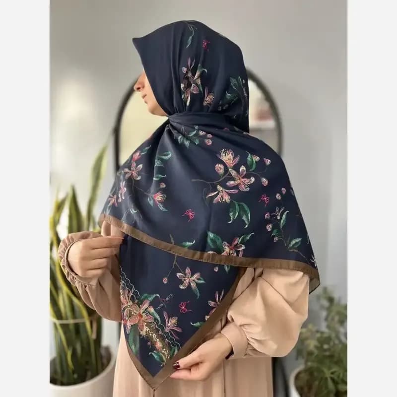 روسری طرحدار سوپر نخ زنانه — تصویر ۳