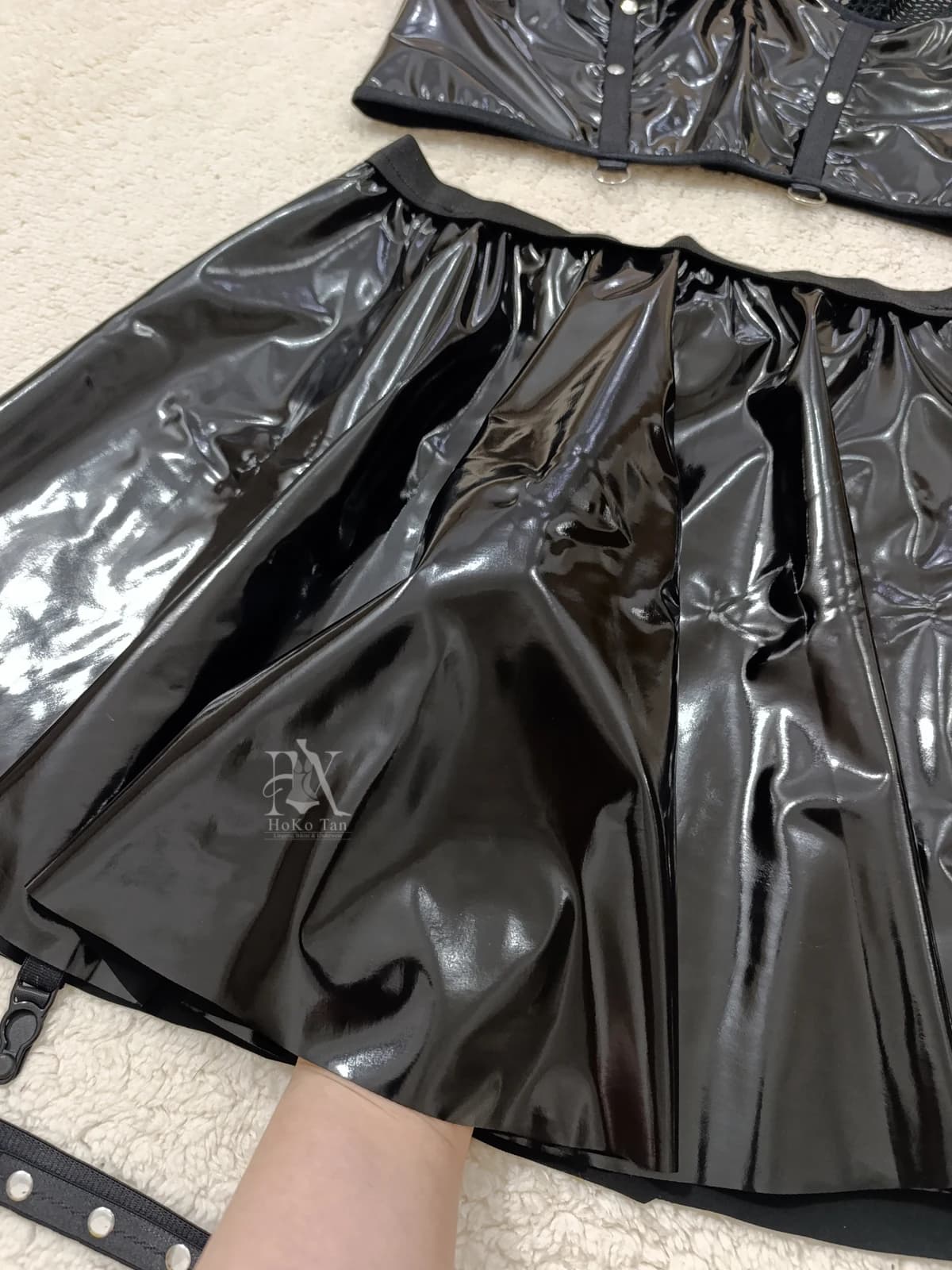 کاستوم فانتزی 4 تیکه چرم فنردار کد 138 — تصویر ۳