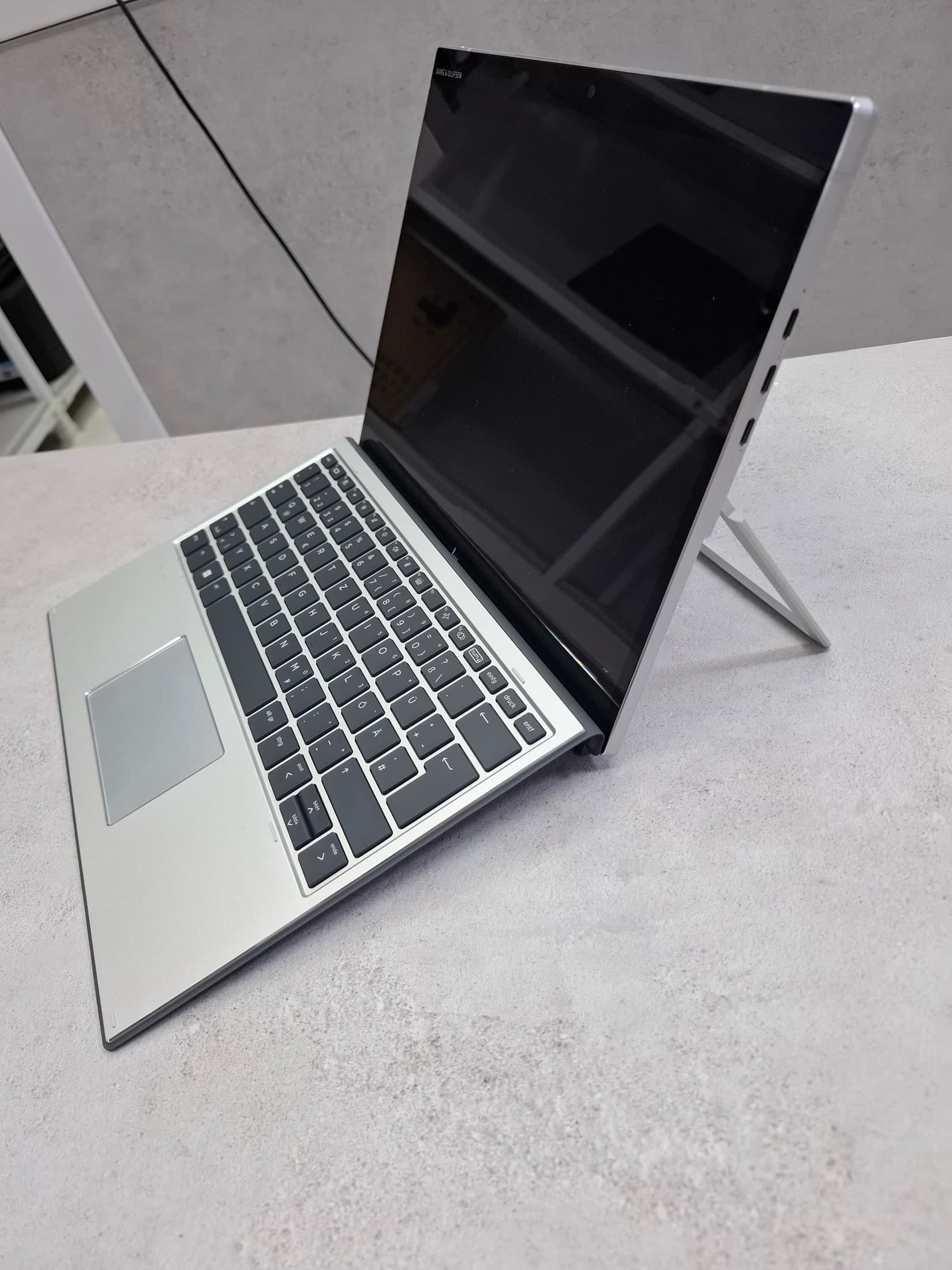 Hp 13 اینچ مدل Elite x2 G8 16GB 256GB