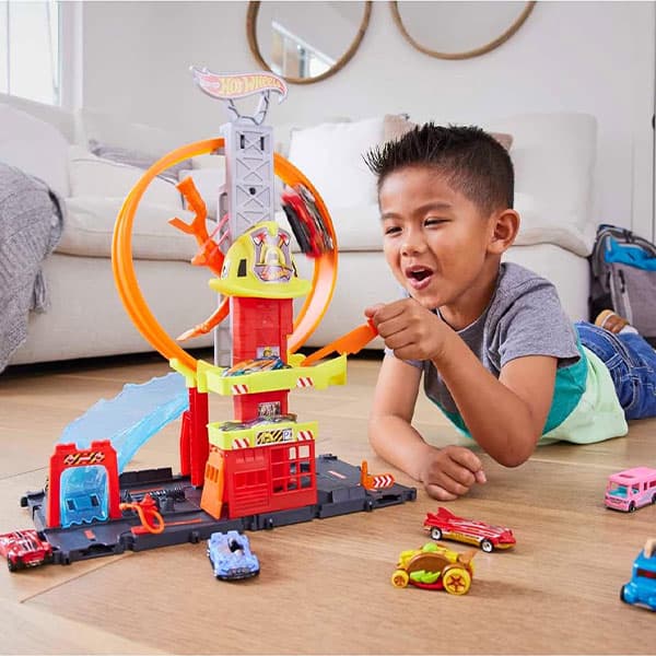ایستگاه آتش نشانی Hot Wheels مدل Super Loop Fire Station — تصویر ۶