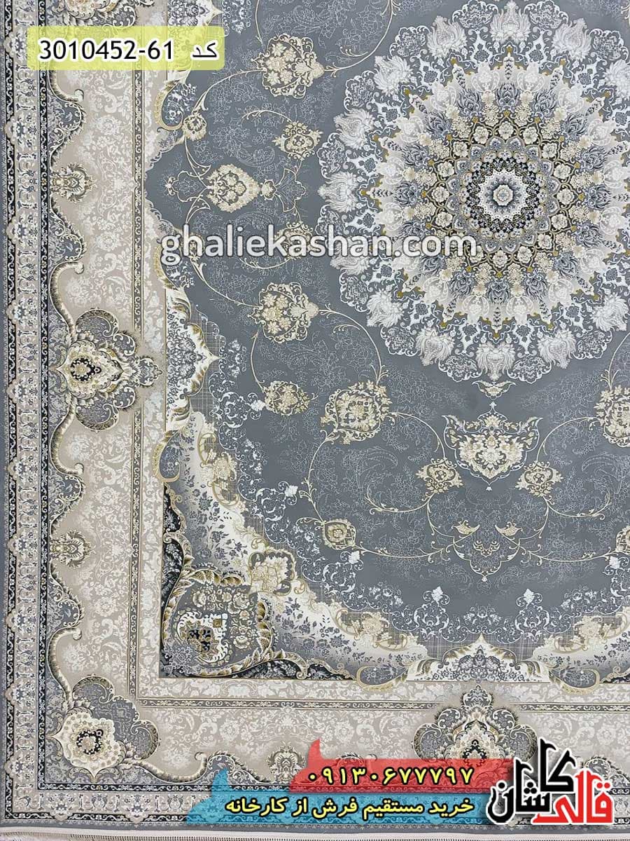 فرش طلاکوب 1500 شانه طرح معراج زمینه طوسی کاشان – گل برجسته — تصویر ۲