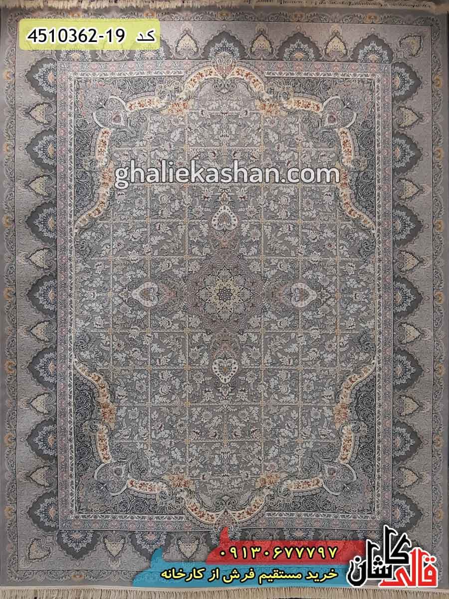 فرش 1200 شانه خشتی طرح دربار زمینه نقره ای کاشان – گل برجسته