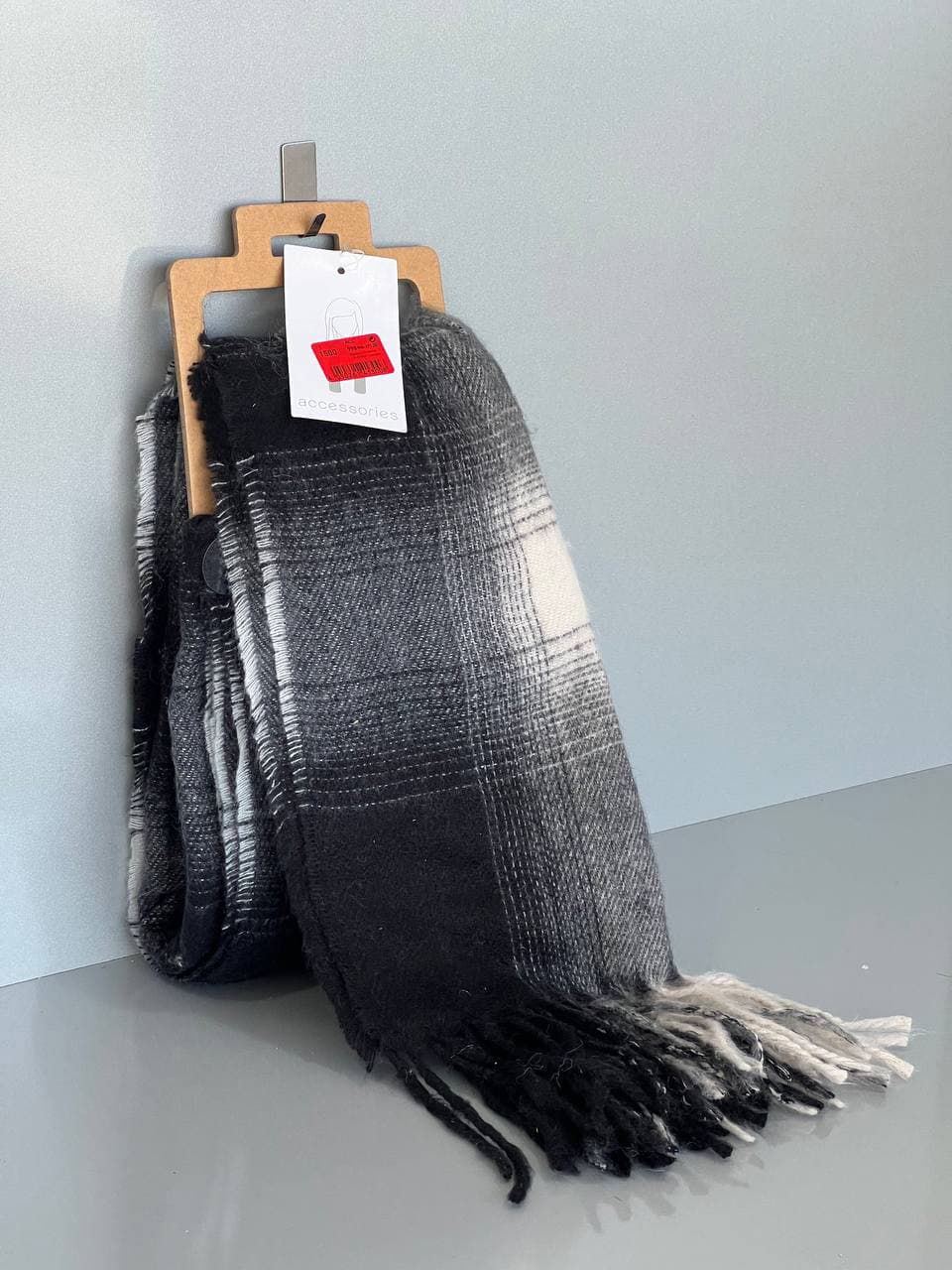 شالگردن زنانه چهارخانه کلاسیک از برند Accessories