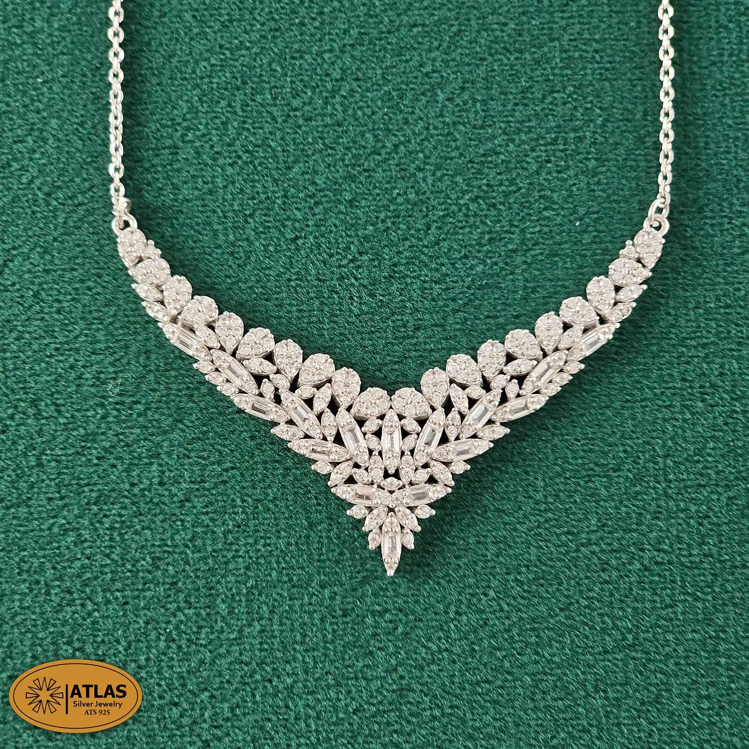 سرویس نقره زنانه میکرو طرح برگ هفتی با آویز خوشهای کد SZ38 — تصویر ۲
