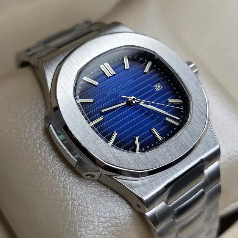 ساعت مچی مردانه پتک فیلیپ موتور ژاپن مدل ناتیلوس نقره ای سرمه ای (Patek Philippe Nautilus)