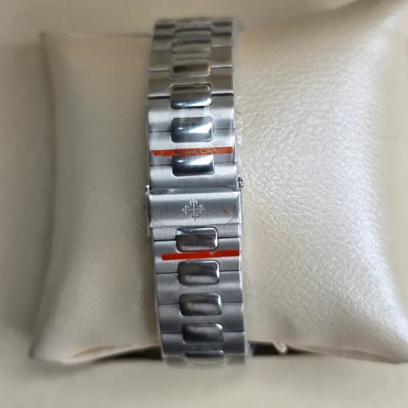 ساعت مچی مردانه پتک فیلیپ موتور ژاپن مدل ناتیلوس نقره ای سرمه ای (Patek Philippe Nautilus) — تصویر ۵