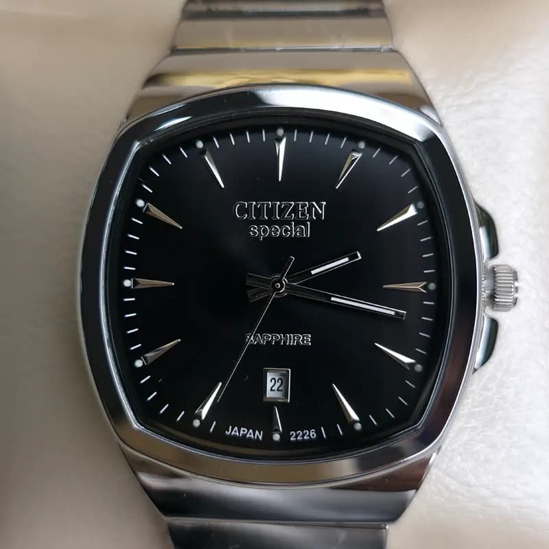 ساعت مچی اورجینال عقربه ای مردانه سیتیزن اسپشیال نقره ای مشکی مدل 2226G — تصویر ۳