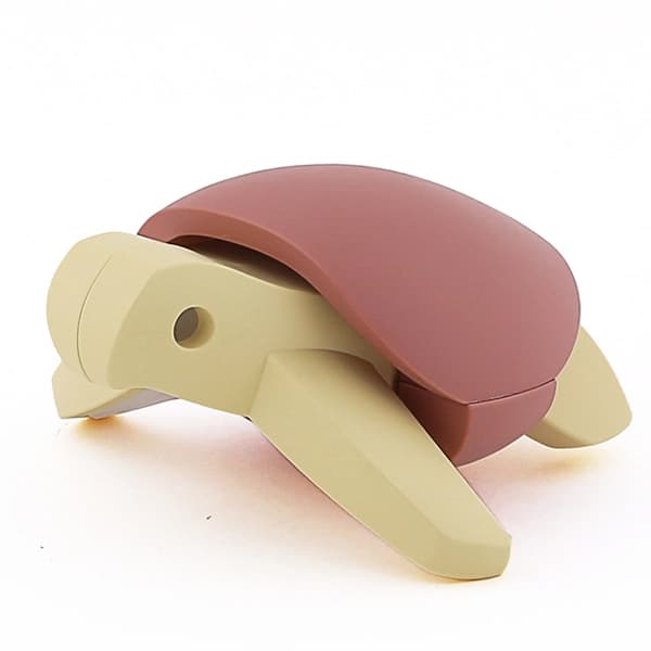 لاکپشت مگنتی HALFTOYS همراه با پس زمینه — تصویر ۲