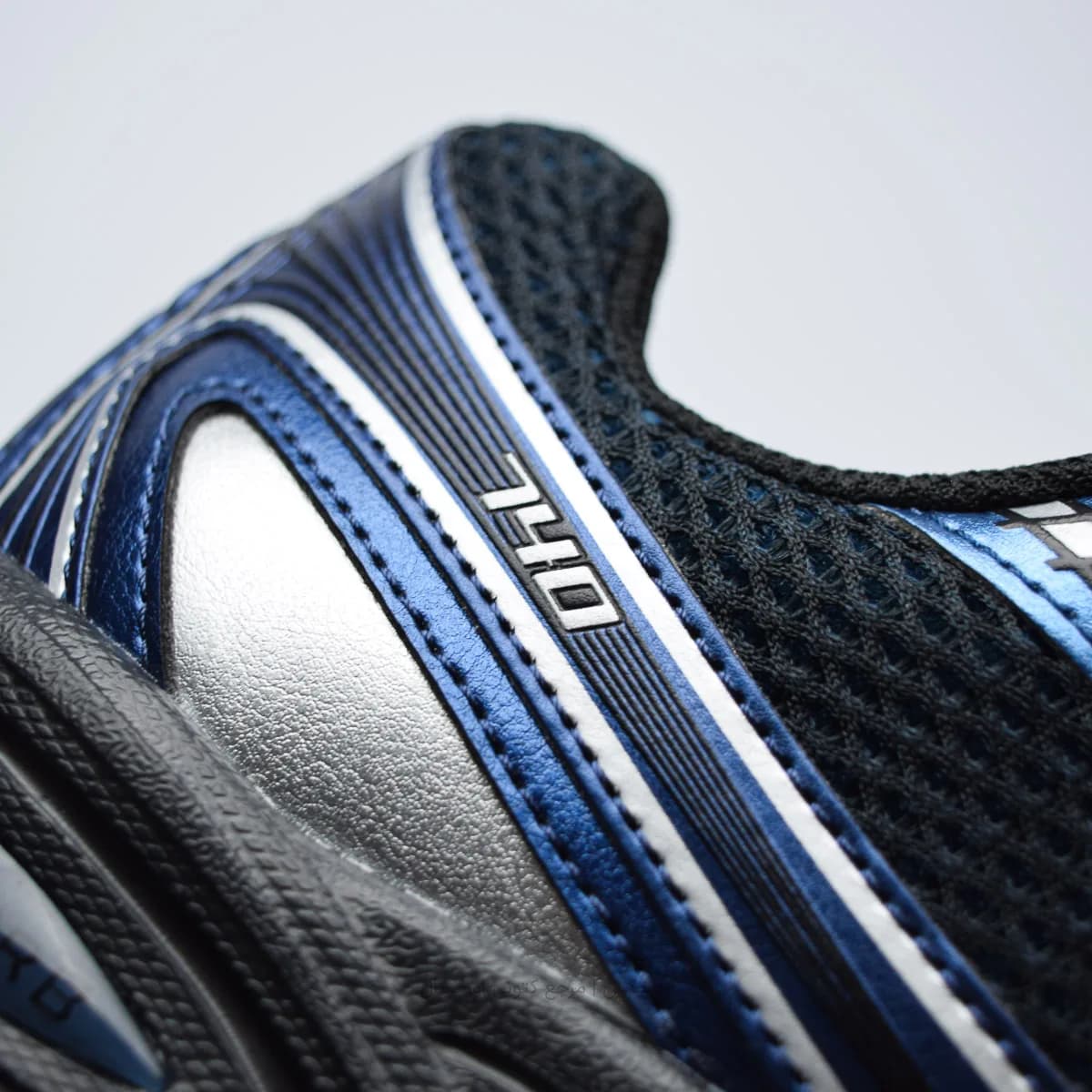 کتونی New Balance مدل 740v2 – U740DT2 — تصویر ۸