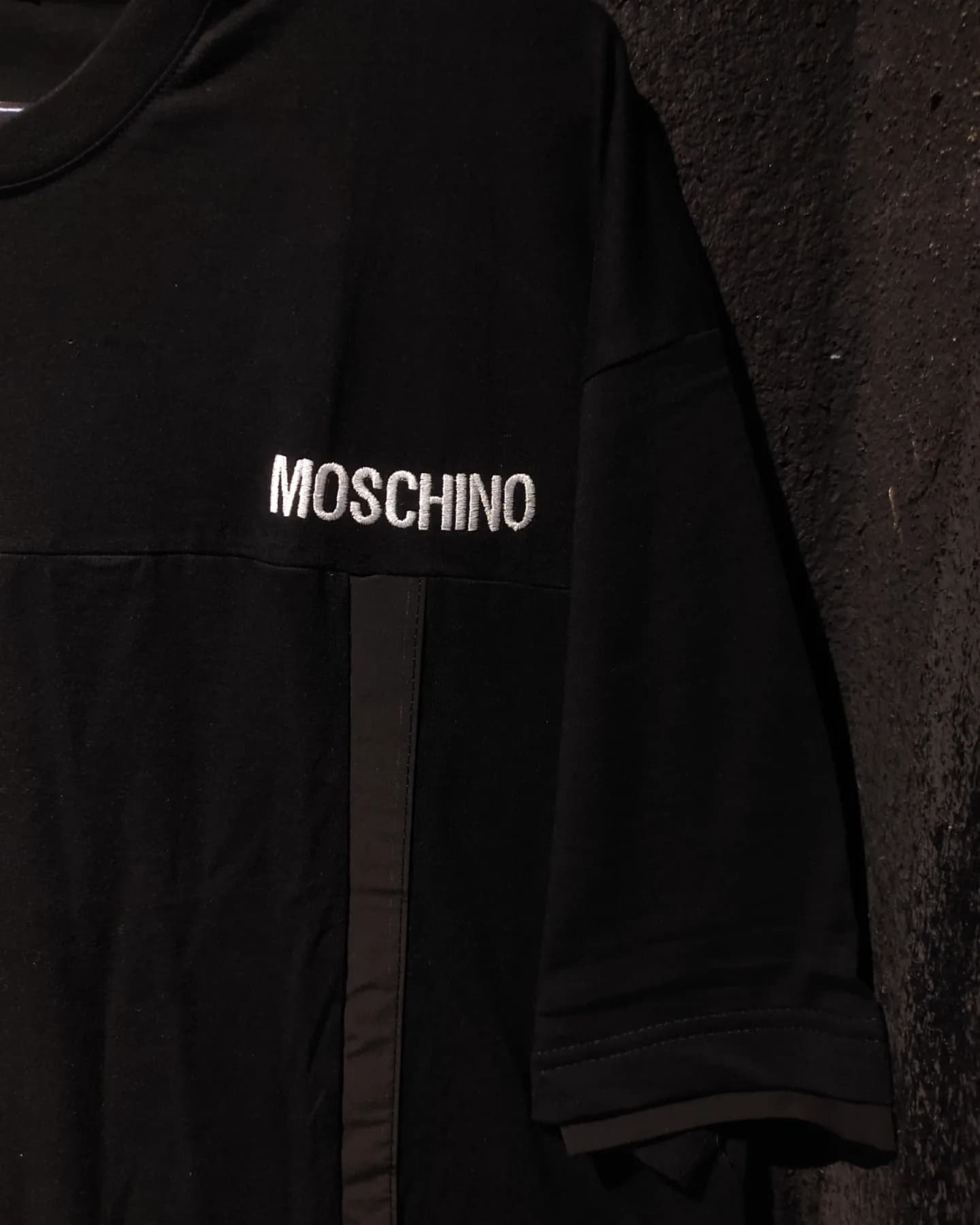 تیشرت اورسایز MOSCHINO — تصویر ۲