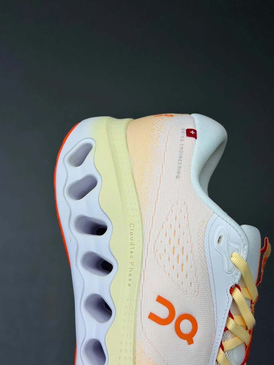 کتونی آن رانینگ کلودسرفر سفید نارنجی On Running Cloudsurfer 3 White Orange — تصویر ۶