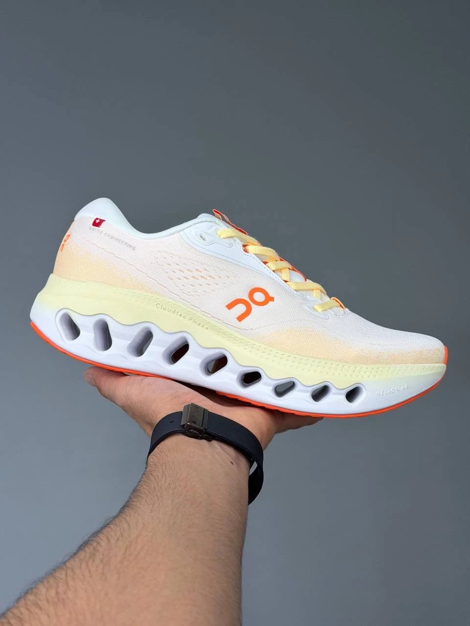 کتونی آن رانینگ کلودسرفر سفید نارنجی On Running Cloudsurfer 3 White Orange — تصویر ۲