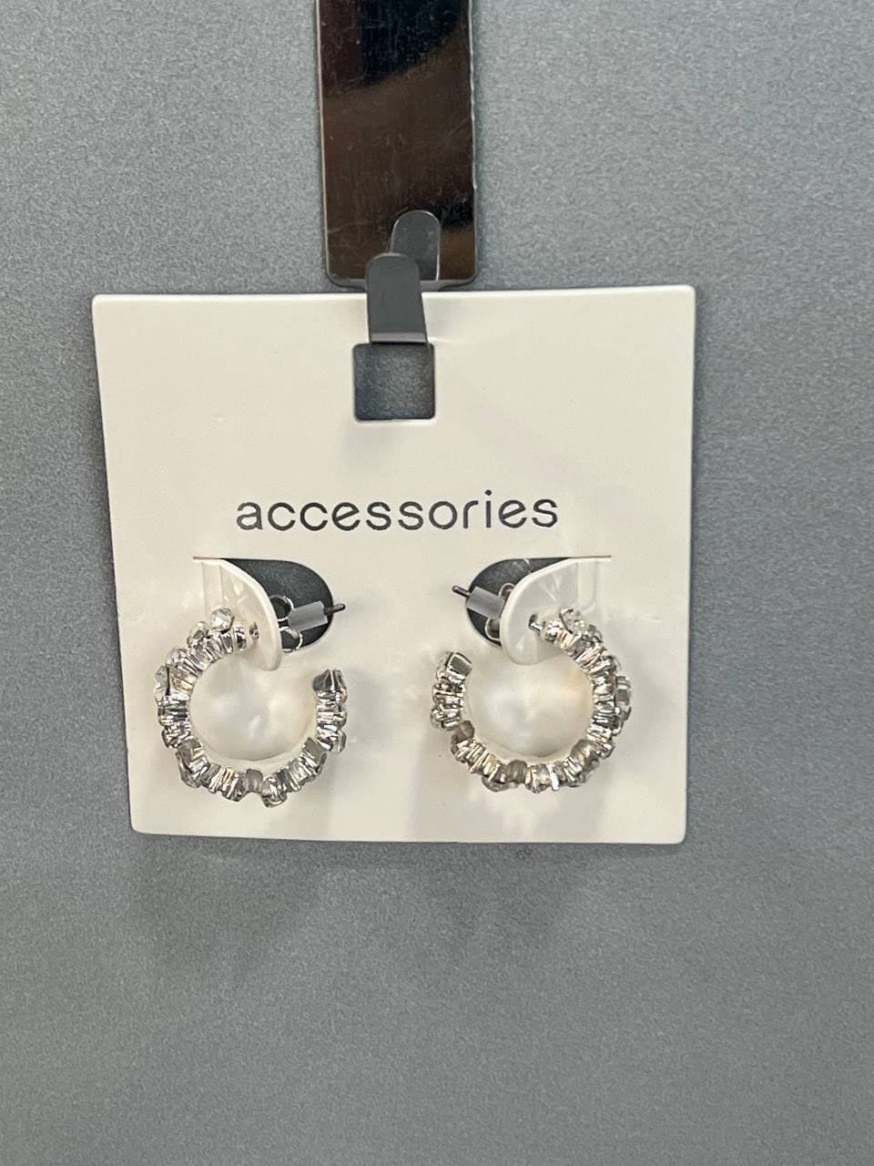گوشواره میخی خوش تراش برند Accessories