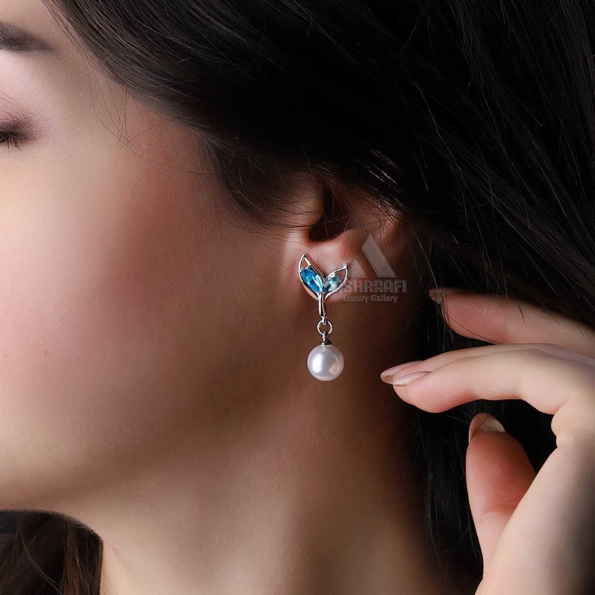 گوشواره دم وال و مروارید Blue Whale Tail Earrings — تصویر ۳