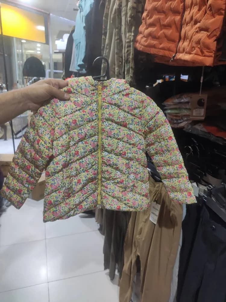 کاپشن بچگانه دخترانه طرح گلدار زارا — تصویر ۲