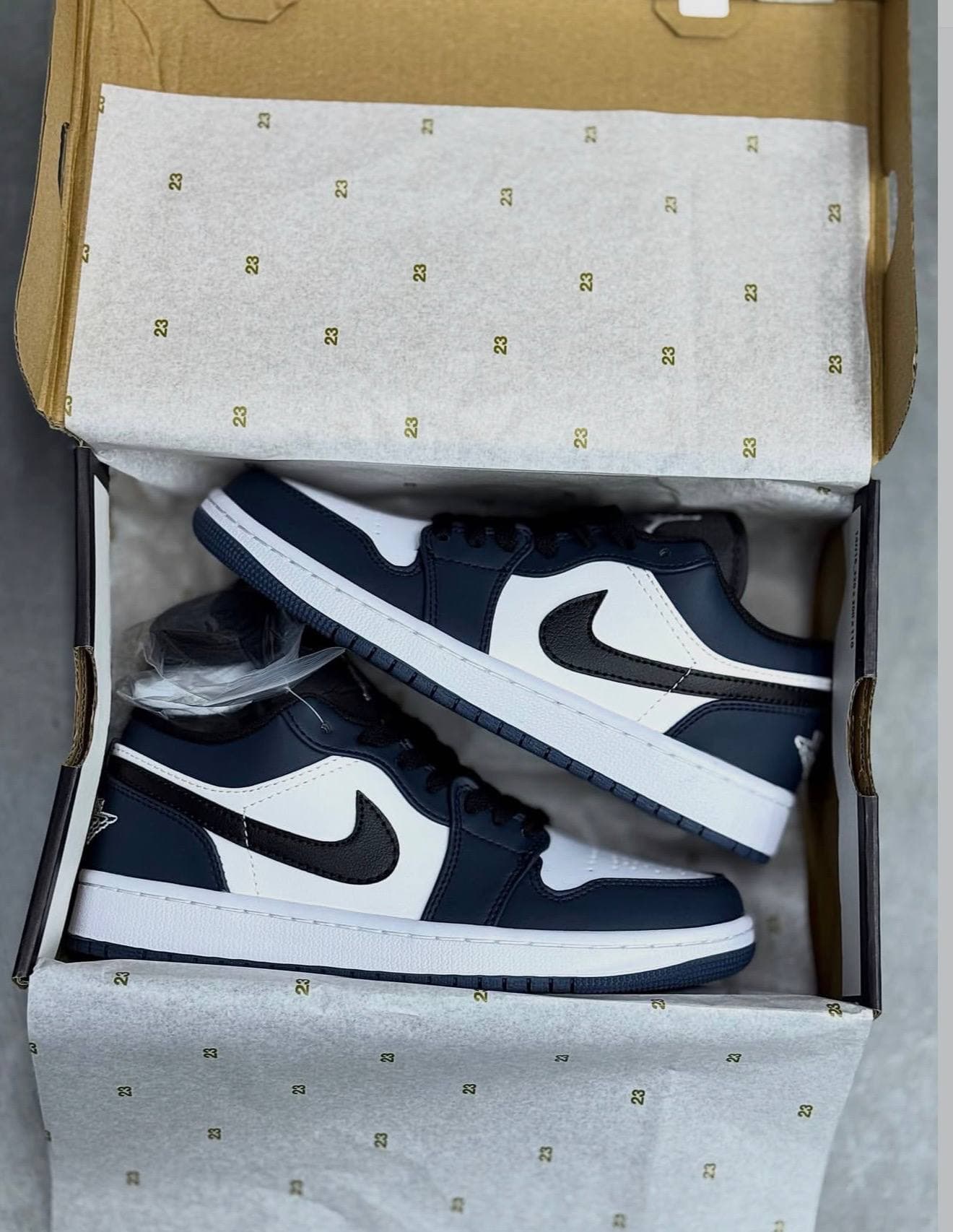 کفش کتونی زنانه و مردانه نایک ایر جردن 1 آرموری نیوی سرمه ای Nike Air Jordan 1 Armory Navy — تصویر ۳