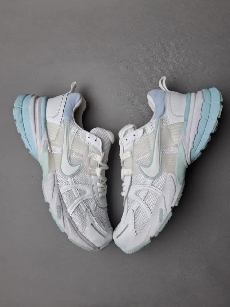 کتونی نایک وی تو کی زیره ایویا نرم و سبک(nike v2k)مردانه وزنانه سفید ابی کد ۱۸۳ — تصویر ۴