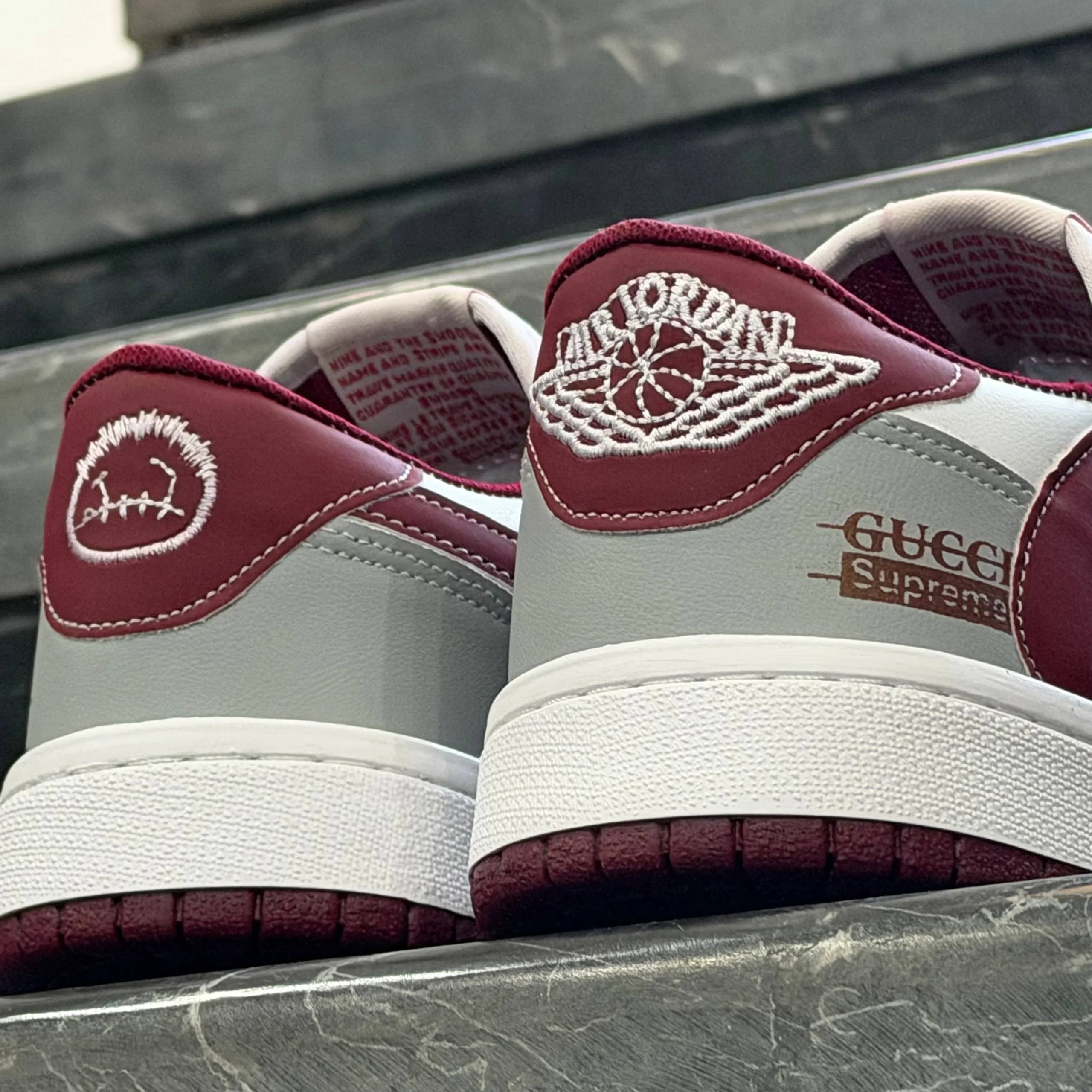 کتانی مردانه نایک ترویس طوسی چری Nike Travis — تصویر ۲
