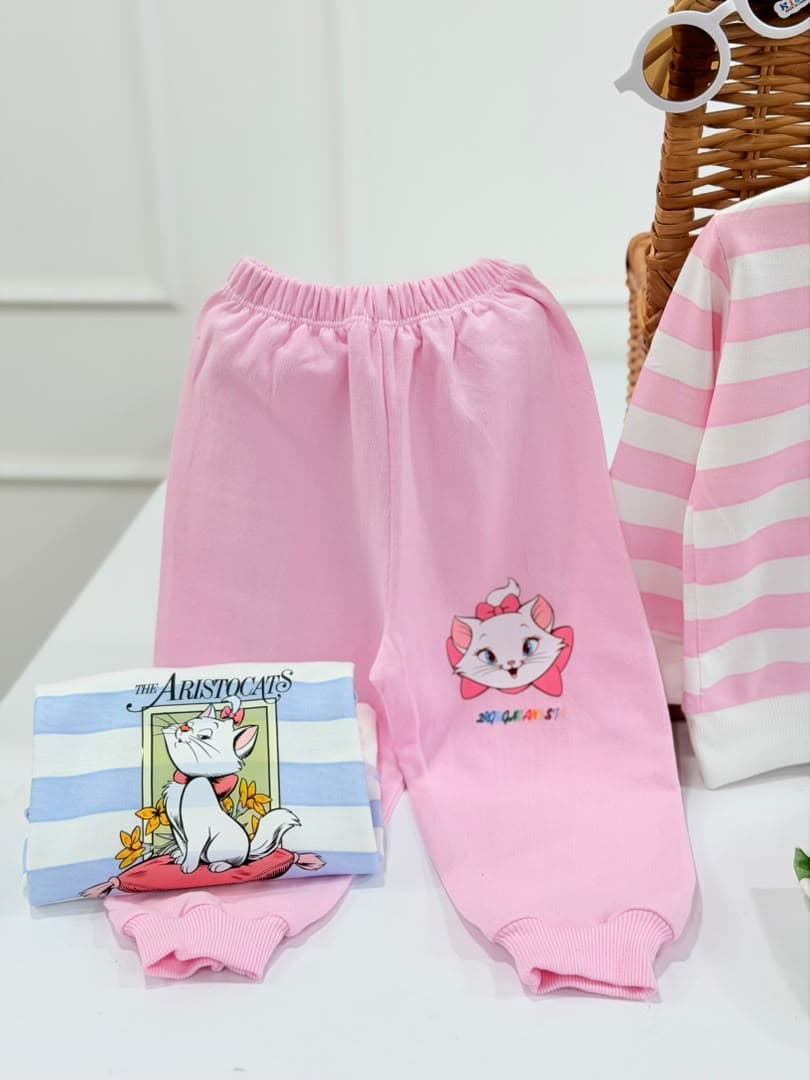 کد ۴۴۶۸ بلوز شلوار طرح ARISTOCATS — تصویر ۵