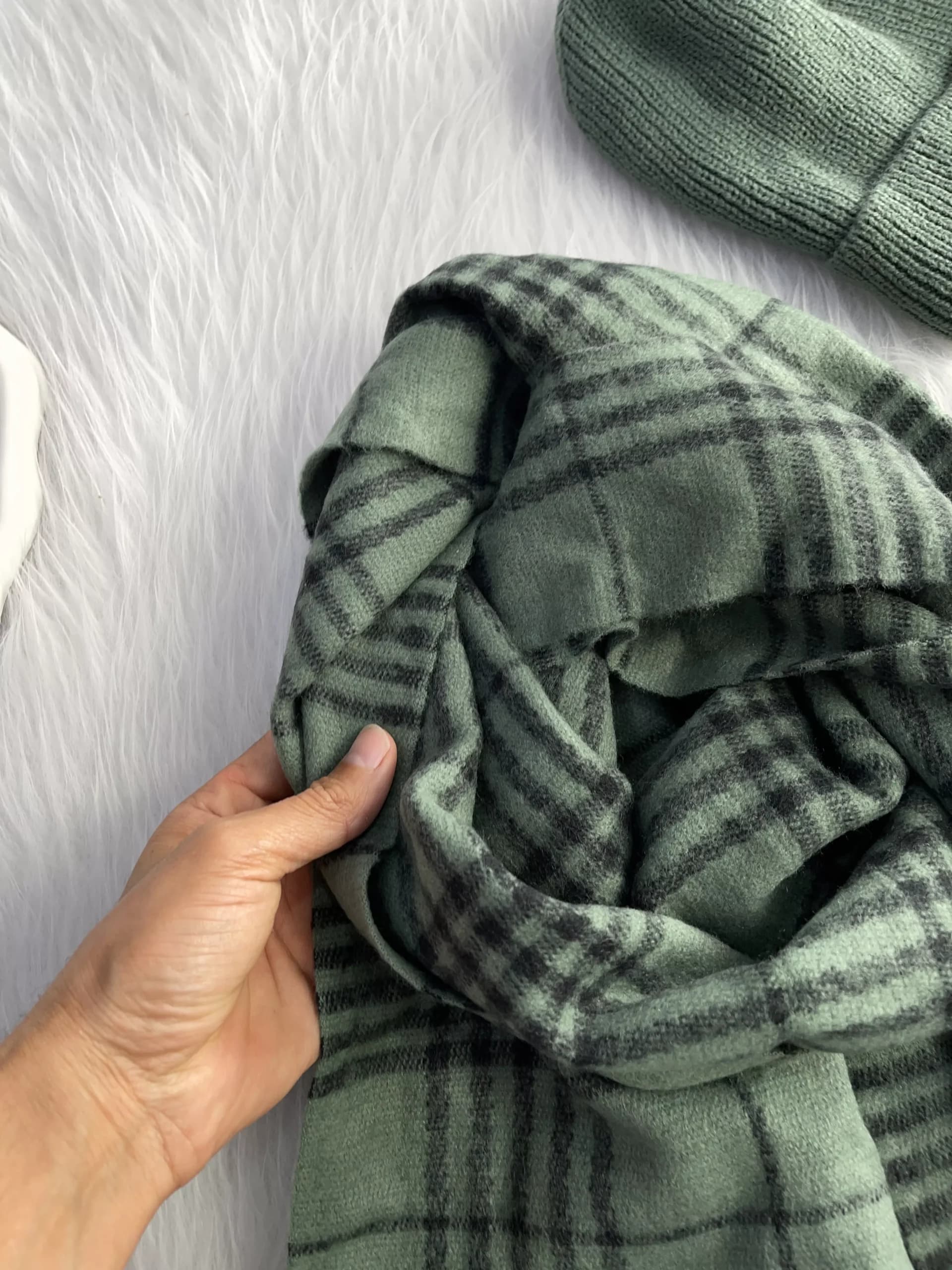 ست شال و کلاه بلوموشن — تصویر ۲
