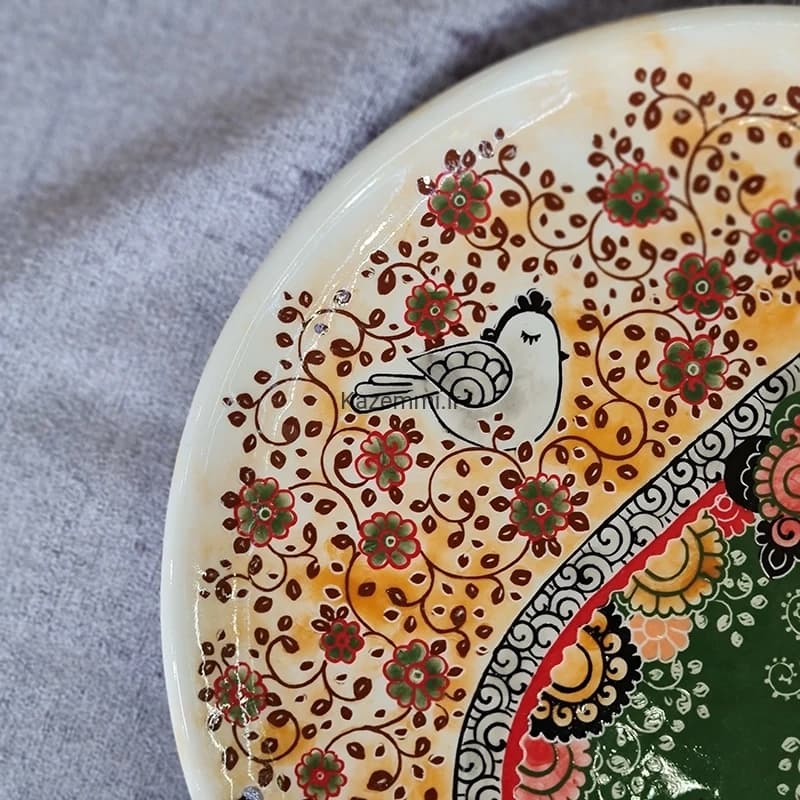بشقاب دیوارکوب سرامیکی نقاشی گل و مرغ زنگوله دار متوسط — تصویر ۴