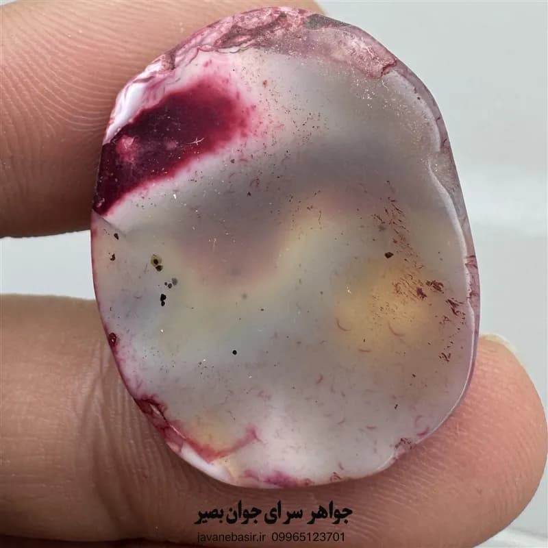 نگین عقیق ملکی دموی پرخون | تراش دامله بیضی — تصویر ۲