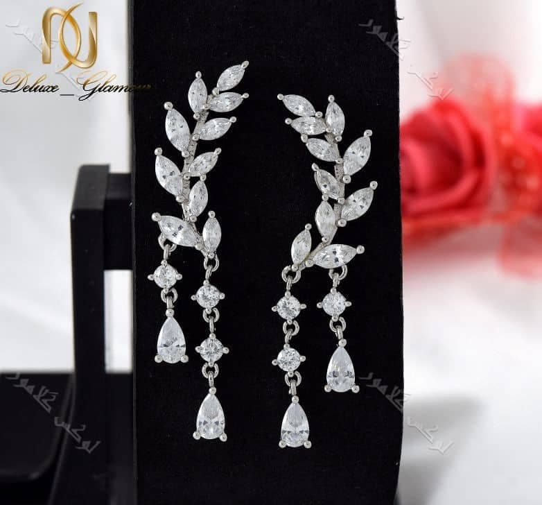 گوشواره لاله گوشی طرح خوشه کلیو با کریستالهای سواروفسکی Er-n137