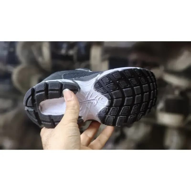 کفش اسپرت بچگانه مشکی و سفید سایز 31 تا 35 پسرانه دخترانه مناسب مدرسه — تصویر ۳