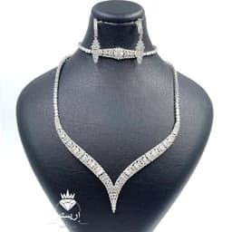 سرویس نقره بسیار شیک میکرو جواهری با عیار 925 و آبکاری طلاسفید دقیقا مشابه نمونه طلا — تصویر ۲