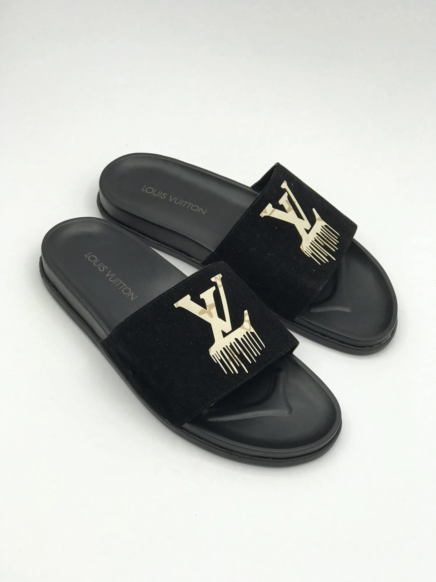کد 300 صندل LV لوئیس ویتون LOUIS VUITTON قطره مشکی کرم
