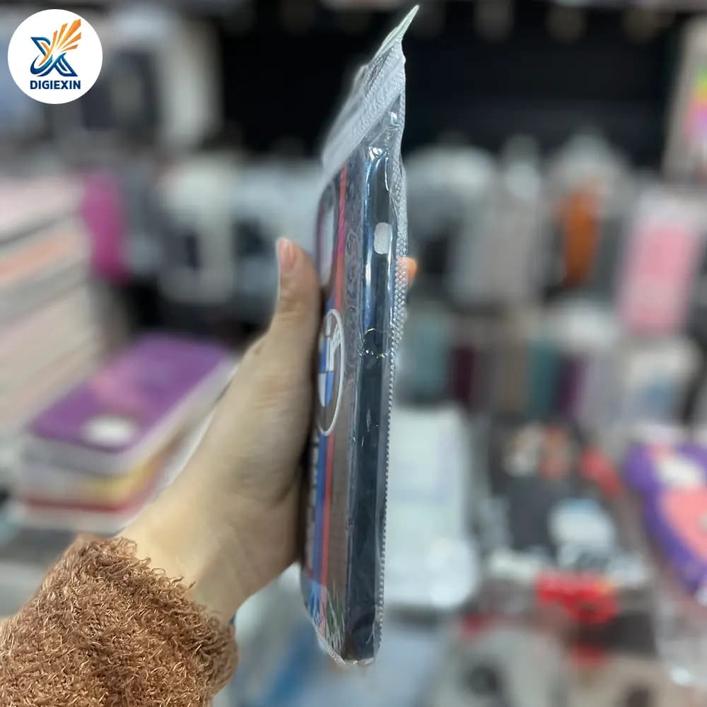 کاور پلاستیکی طرح BMW مناسب برای آیفون 13 پرومکس — تصویر ۲