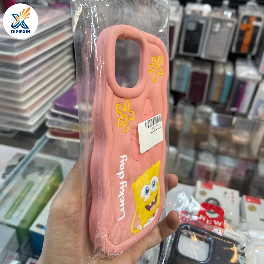 کاور سیلکونی باب اسفنجی و پاتریک مناسب برای آیفون 13 پرومکس — تصویر ۲
