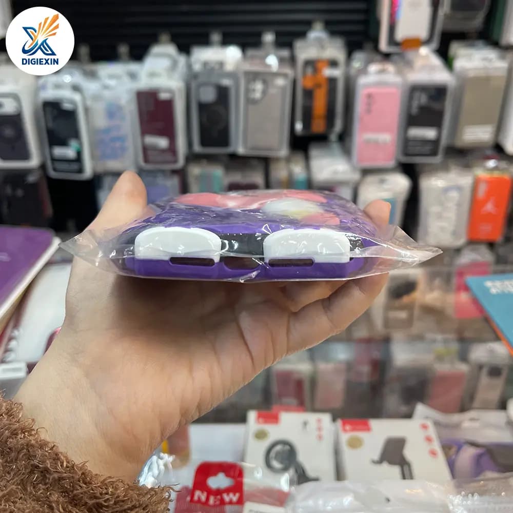 کاور سیلکونی باب اسفنجی و پاتریک مناسب برای آیفون 13 پرومکس — تصویر ۴
