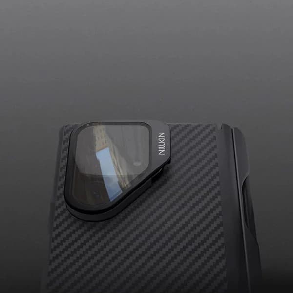 گارد مگنتی کربنی کمرا استند شیشه ای Samsung Galaxy Z Fold 7 مارک نیلکین مدل CarboProp با درگاه قلم — تصویر ۶
